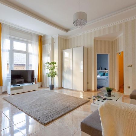 Luxury Downtown Home By Anna Budapest Eksteriør bilde