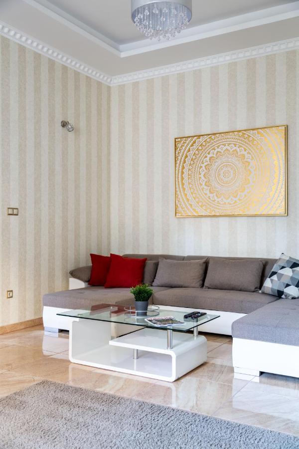 Luxury Downtown Home By Anna Budapest Eksteriør bilde
