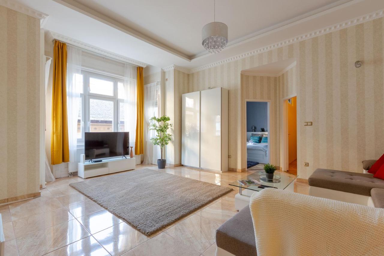 Luxury Downtown Home By Anna Budapest Eksteriør bilde