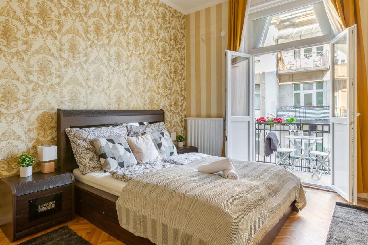 Luxury Downtown Home By Anna Budapest Eksteriør bilde