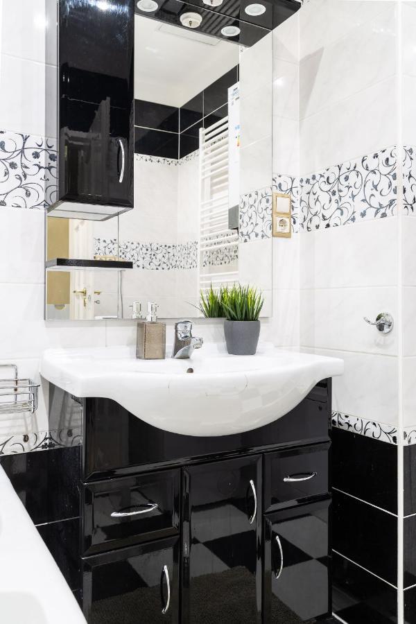 Luxury Downtown Home By Anna Budapest Eksteriør bilde