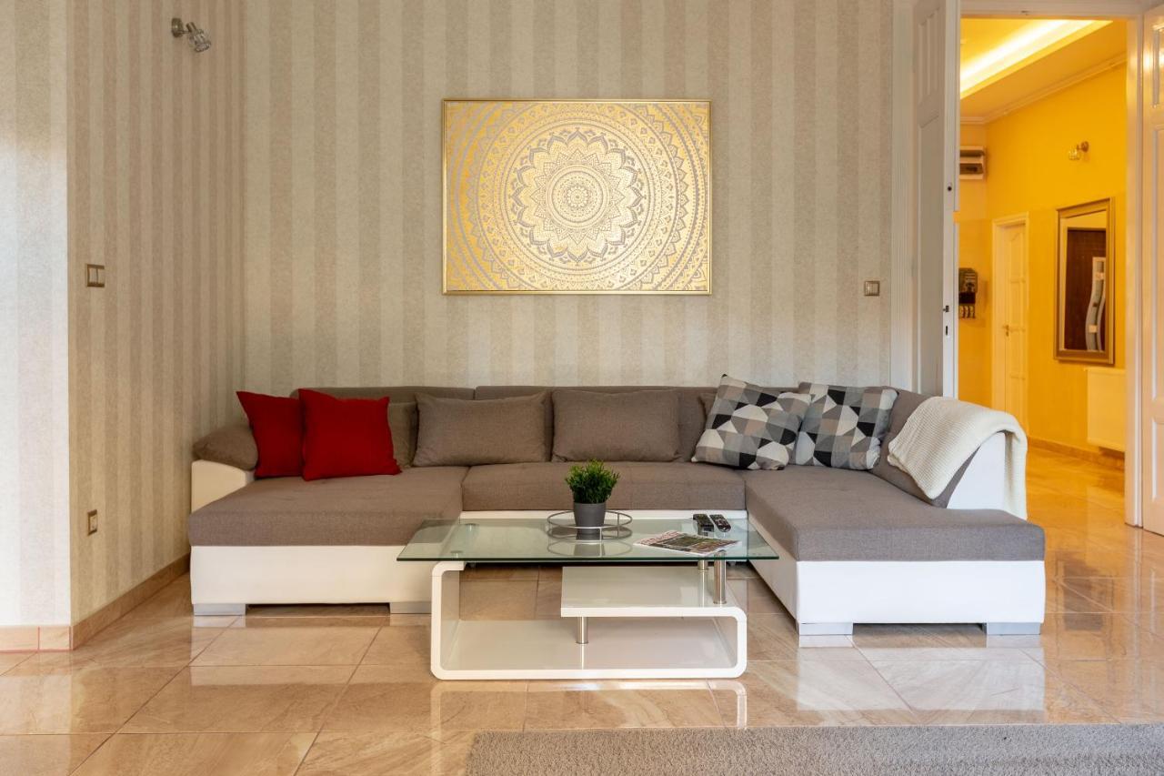 Luxury Downtown Home By Anna Budapest Eksteriør bilde